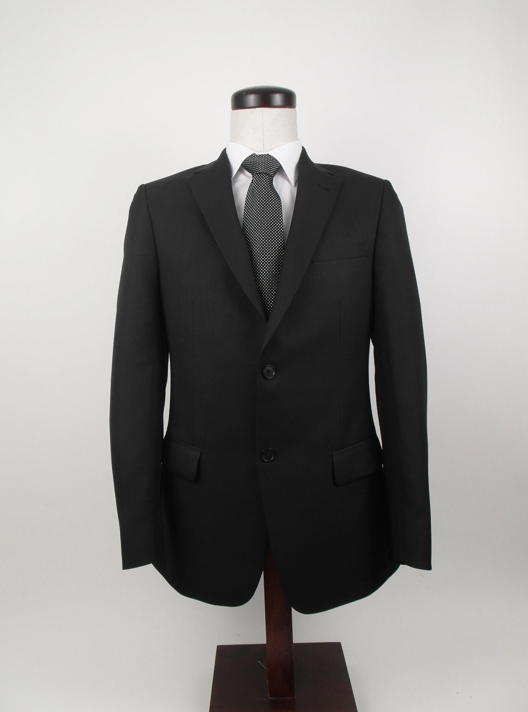 2 Button Suit - No Vent - 100% Polyester - Black Herringbone - 1319BLA-28NVW