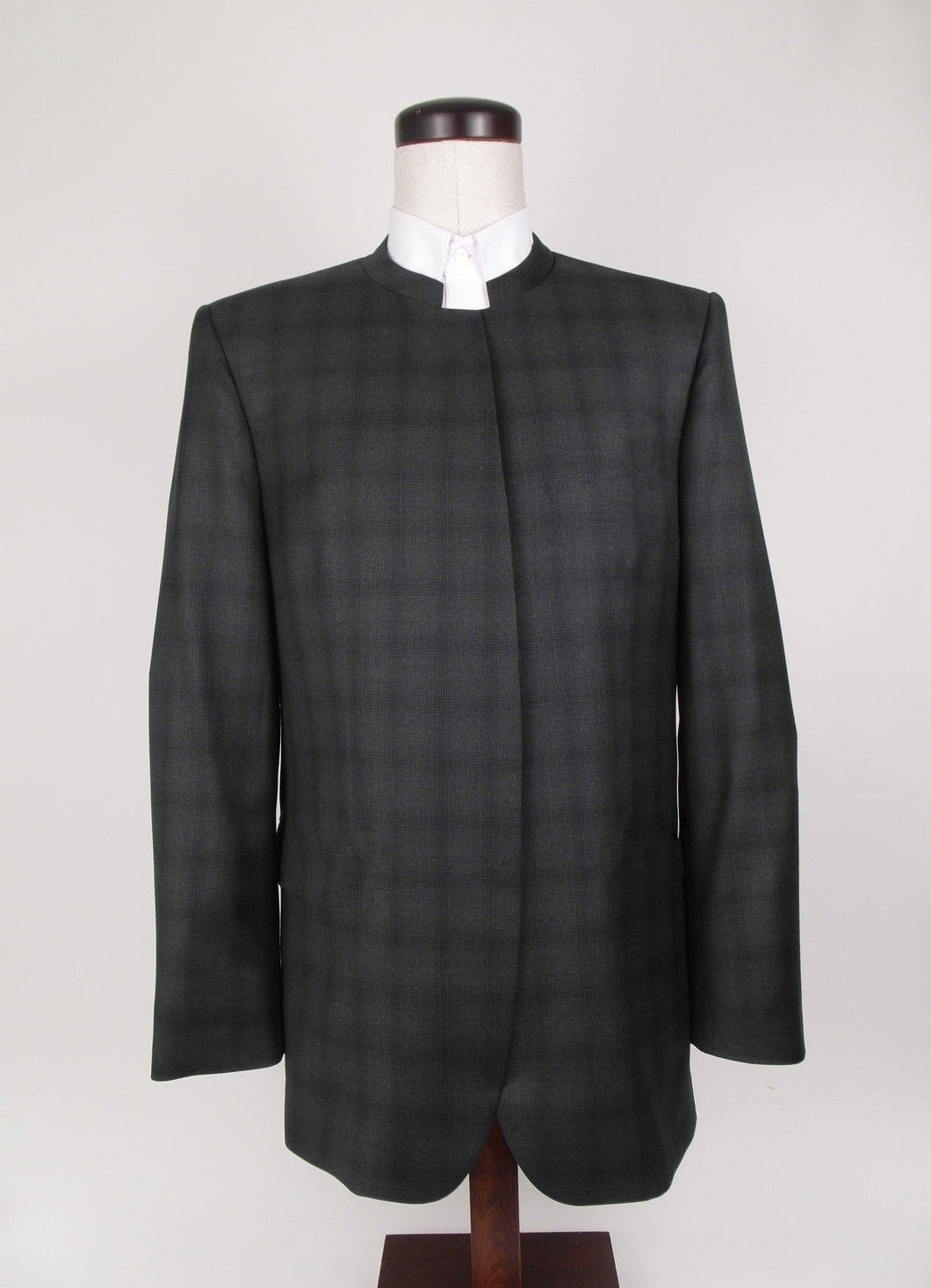 Hook & Eye Suit - 100% Wool - Dark Charcoal with Black Tone on Tone Check - 3003-9WHNPCV