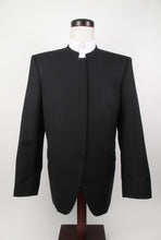 Load image into Gallery viewer, Hook &amp; Eye Suit - 100% Wool - Black Tone on Tone - 3521-9WHNPCV
