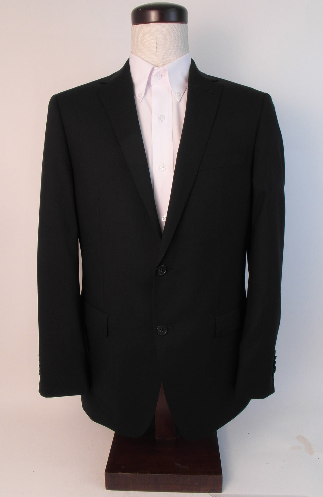 2 Button Suit - No Vent - 100%  Wool - Plain Black - 4679-28NV